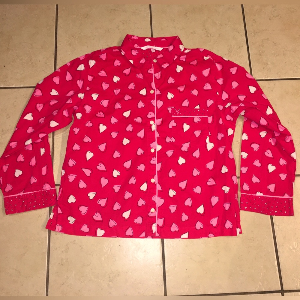 Victoria’s Secret Pajama Top with hearts Size Small 🥰